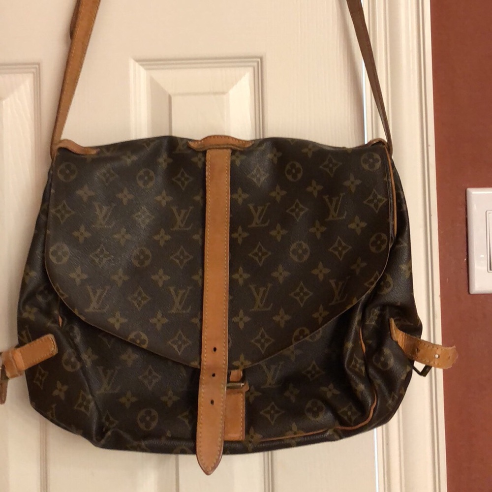 Louis Vuitton Saumur 35